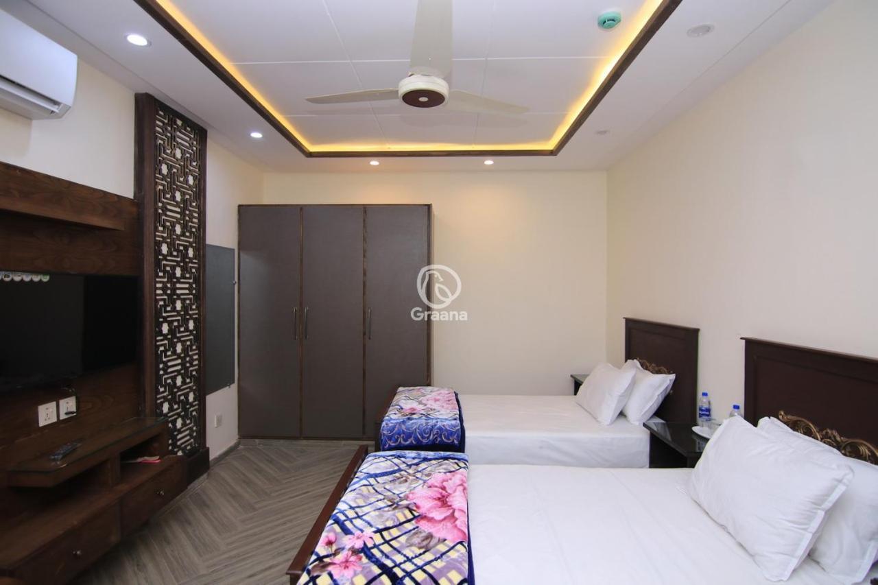 Multazam Heights, Dha Phase 8 Apartment Lahore Bagian luar foto